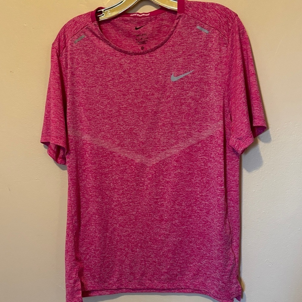 Nike Women's Fuchsia Heathered Blouse